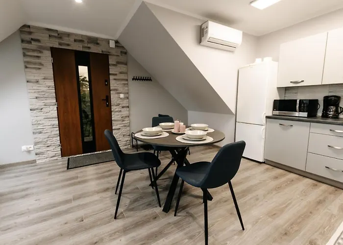 Karo 2 Karkonosze * 옐레니아구라