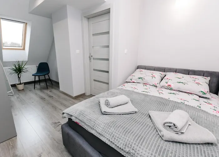 Karo 2 Karkonosze * 옐레니아구라